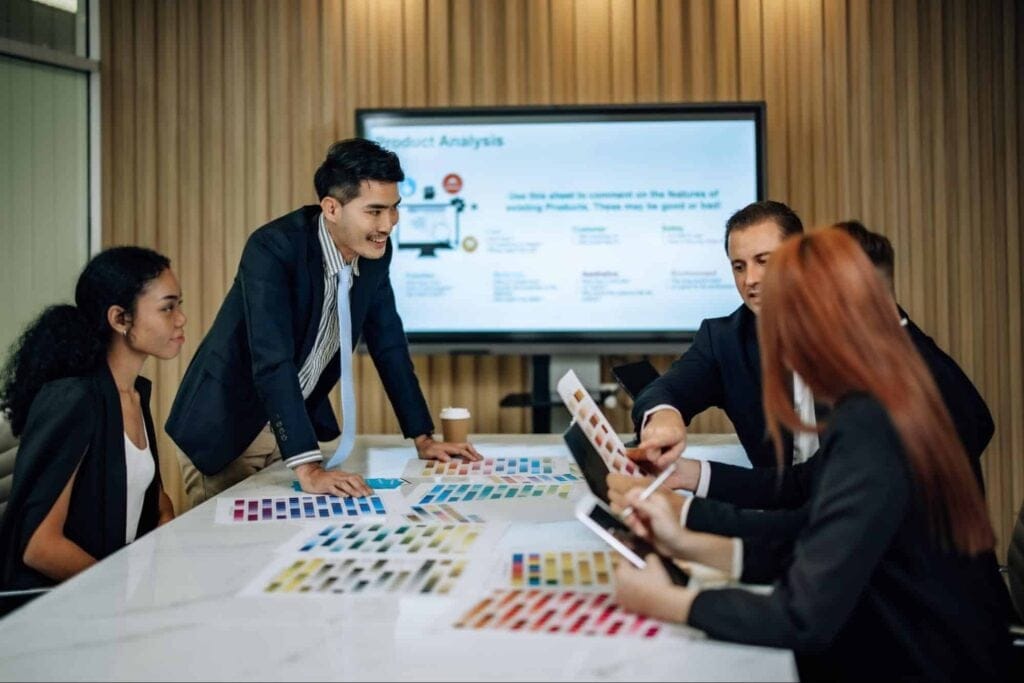 Team collaboration on meeting analysis and effective visualization strategies.